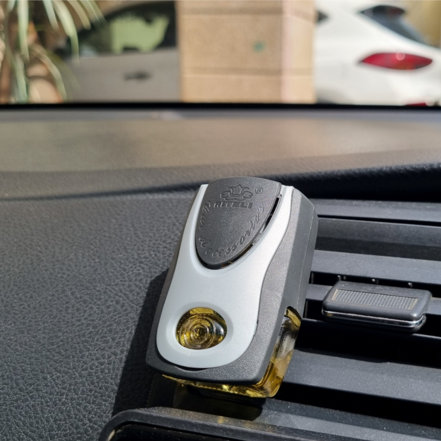 Ambi-Pure Car AC Vent Air Freshener with Extra Refill – 8ml – Citrus - Image 3